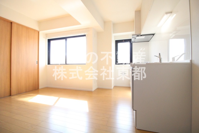 居室・リビング　明るく開放感のあるダイニングキッチンです♪