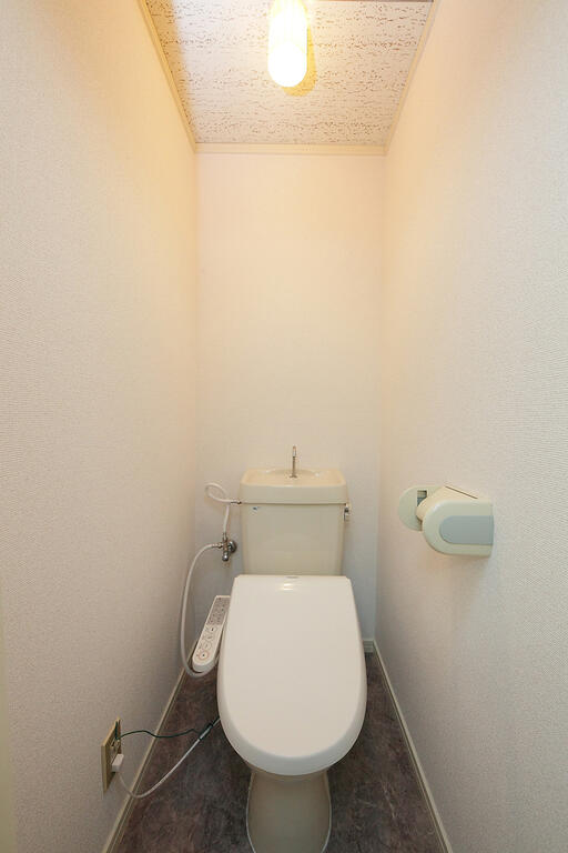 トイレ　温水洗浄便座付き