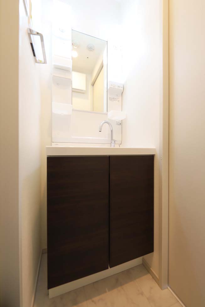 洗面設備　内装は落ち着いています