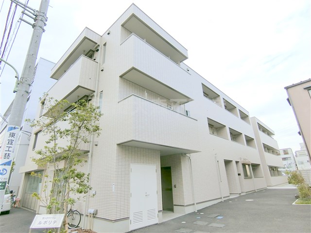 建物外観　2017年3月築　鉄骨造地上3階建て1DK.1LDK総戸数1