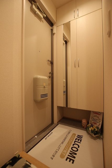 玄関　同物件別号室の写真です。
