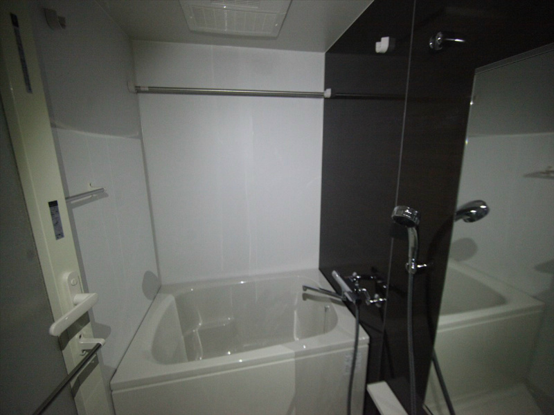 バス・シャワールーム　浴室暖房乾燥機付　24時間換気機能付バスルーム