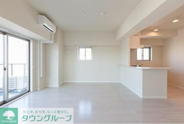 居室・リビング　LDK広々14.5帖・２面採光で日当たり良好