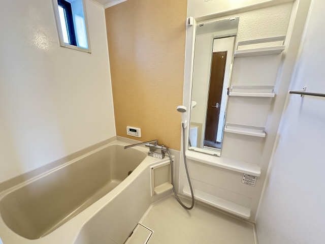 バス・シャワールーム　お風呂の窓でカビ対策