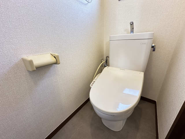 トイレ　シャワー付トイレも完備