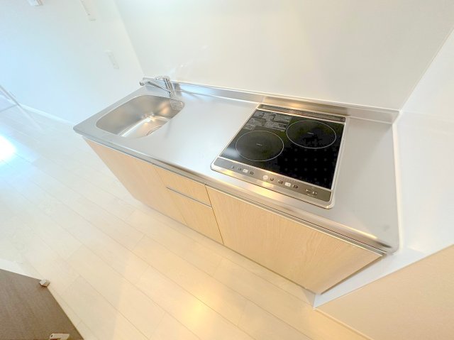 キッチン　オシャレなシステムキッチン。お料理好きには嬉しいですね。