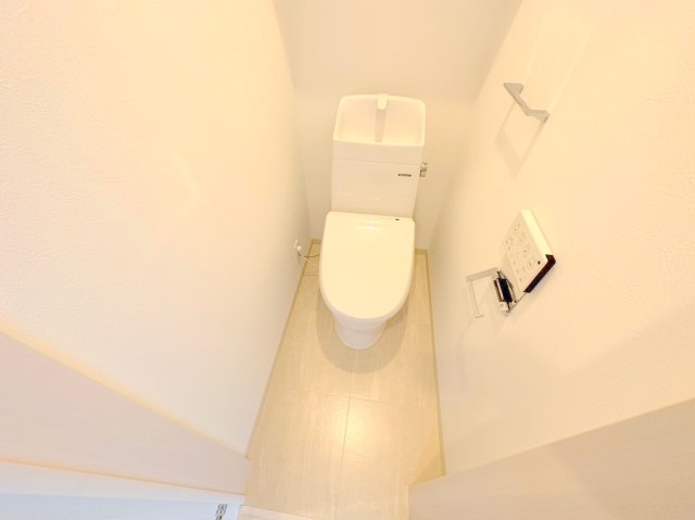 トイレ　綺麗なトイレにはウォシュレット標準装備です。