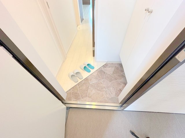 玄関　落ち着いたおしゃれな玄関です。