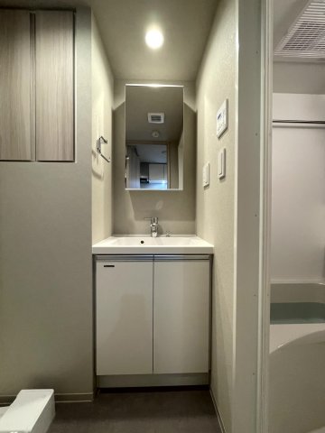 洗面設備　スペースが確保できる洗面所です