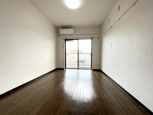 居室・リビング　※反転タイプのお写真です