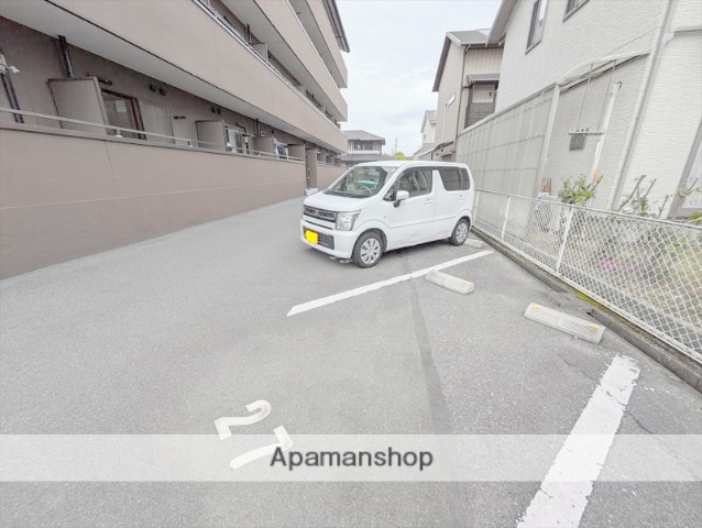 駐車場　エントランス