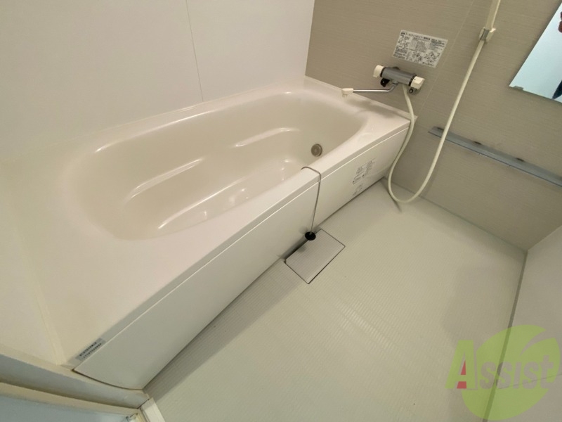 バス・シャワールーム　お風呂になります。一日の疲れを癒してくださいね。