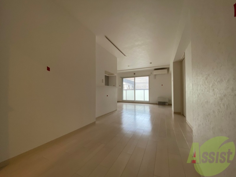 居室・リビング　広くてキレイなお部屋が広がっていて、充実した生活が送れそう。