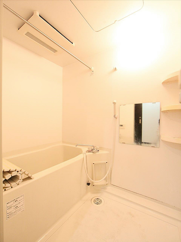 バス・シャワールーム　追い焚き機能付バスルーム