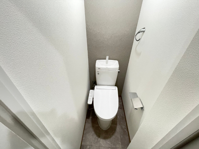 トイレ　温水洗浄便座