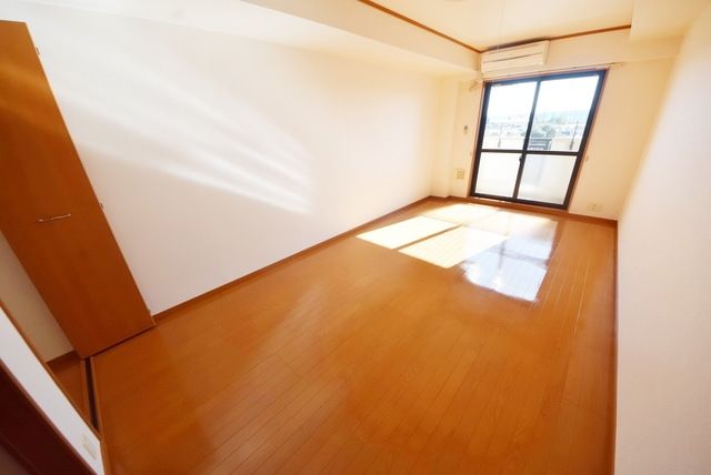 居室・リビング　お問い合わせはタウンハウジングまで