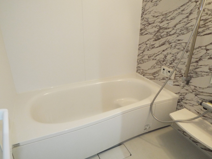 バス・シャワールーム　追い焚き付一坪風呂