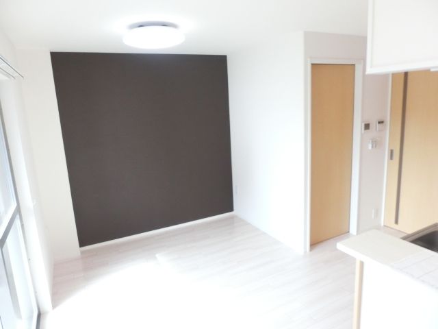 その他部屋・スペース　違う角度からのリビングです。