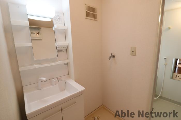 洗面設備　シャワー付洗面台