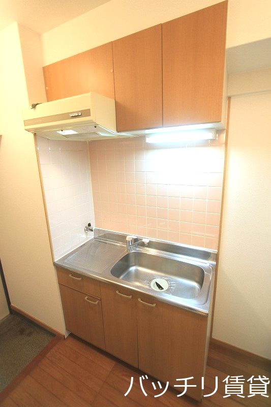 キッチン　＊画像は別部屋の為イメージ、現状を優先致します