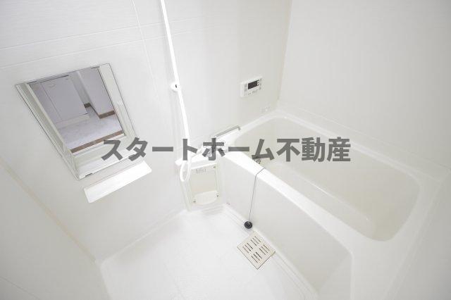 バス・シャワールーム　落ち着いた空間のお風呂です