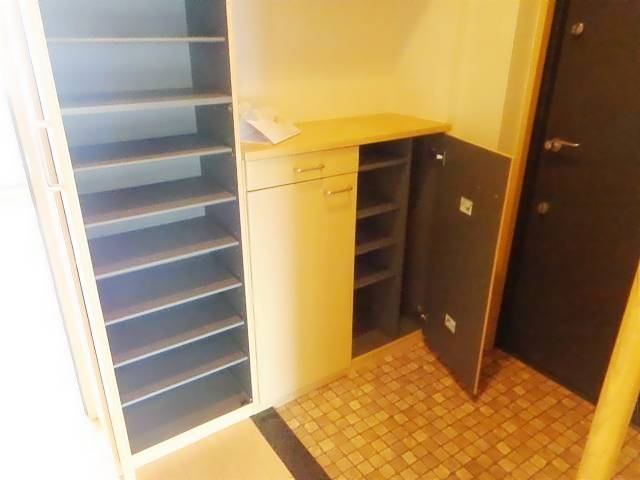 玄関　退去前の為別のお部屋写真を参照ください