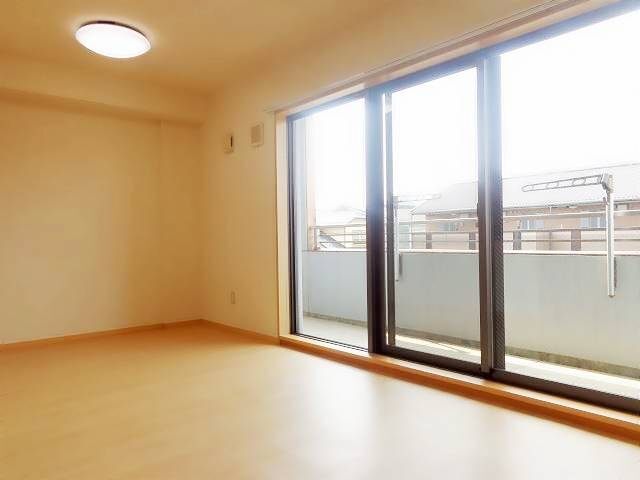 居室・リビング　退去前の為別のお部屋写真を参照ください