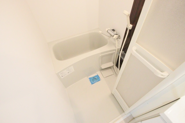 バス・シャワールーム　※別室の参考写真の為、現況優先です。