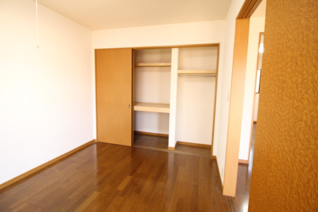 その他部屋・スペース　６帖洋室（物入とクローゼット有）