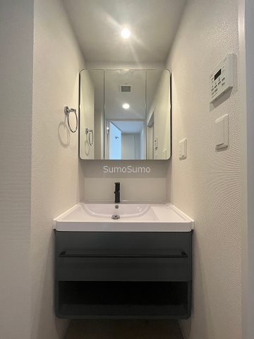 洗面設備　使いやすい独立洗面台です