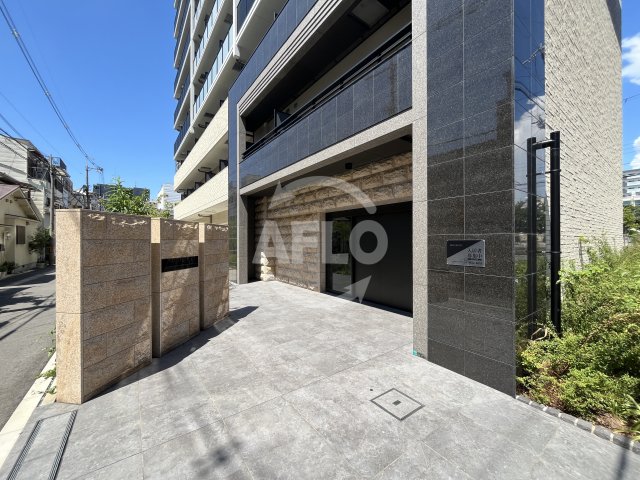 エントランス　ライジングメゾン新大阪サウス　エントランス