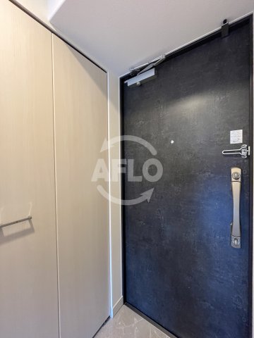 玄関　ライジングメゾン新大阪サウス　玄関