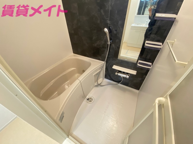 バス・シャワールーム　同型反転タイプ画像