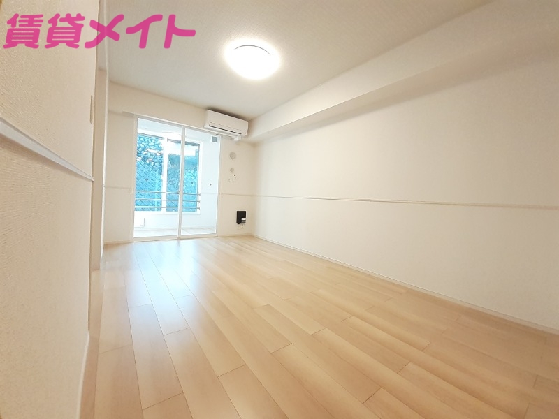 居室・リビング　同型反転タイプ画像