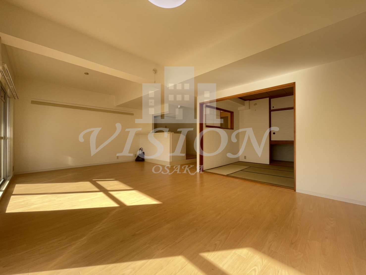 居室・リビング　室内写真は別室のものです