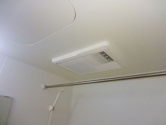 その他設備　浴室乾燥機付き