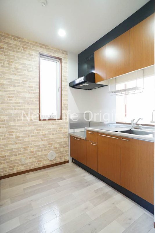 キッチン　コンロは設置幅・ガスの種別を確認の上、ご用意下さい。