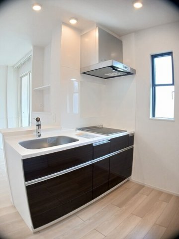 キッチン　コンパクトなキッチンで掃除もラクラク