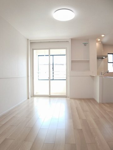 居室・リビング　こちらのリビングで趣味の時間をお楽しみください