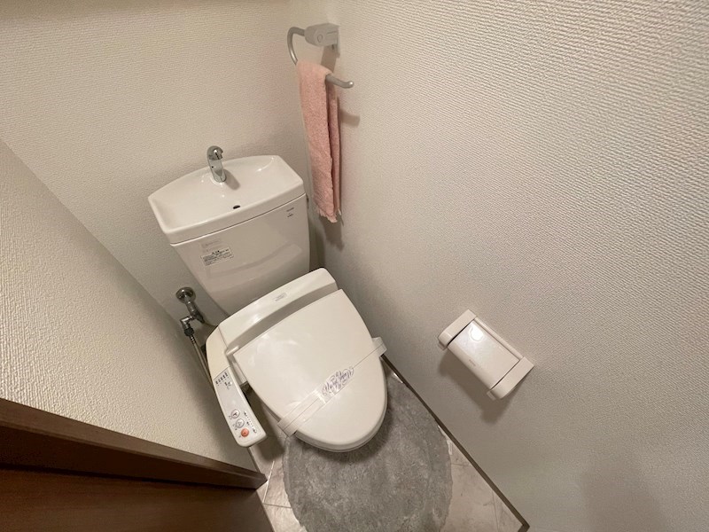 トイレ　同物件別部屋イメージ