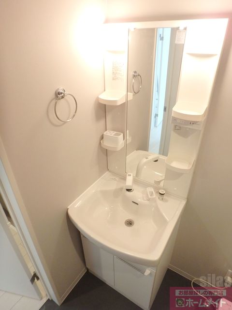 洗面設備　同施工会社・同型モデルの写真。（参考写真・イメージ写真）