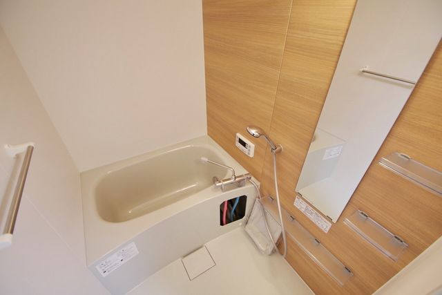 バス・シャワールーム　★追い焚き付きバスルーム★