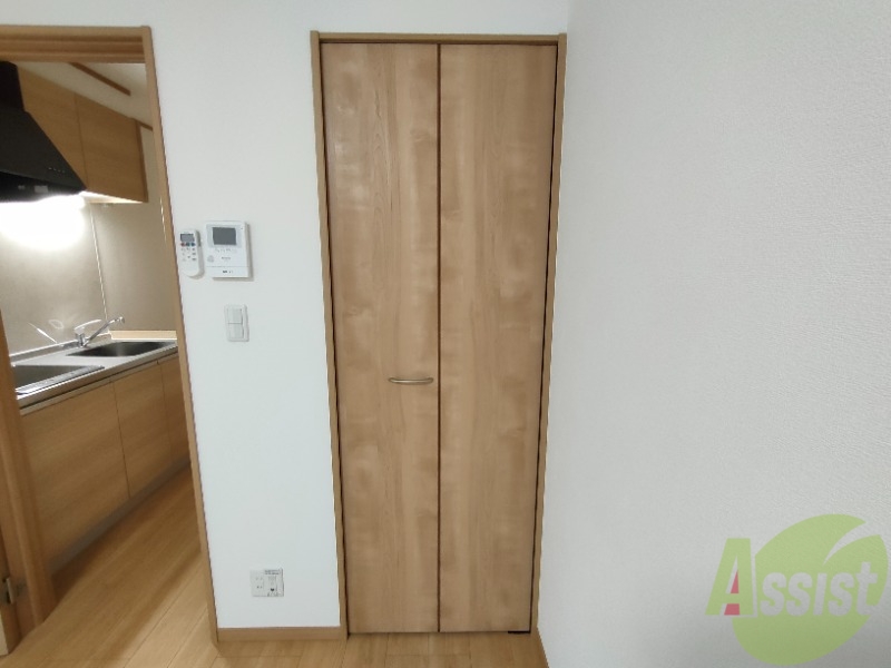 収納　収納はコチラのクローゼットをご利用ください。