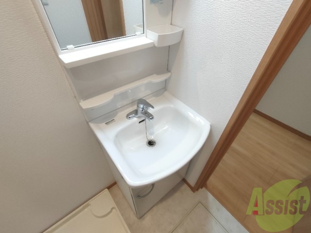 洗面設備　独立洗面台もついて朝の準備にも便利に活用できます！