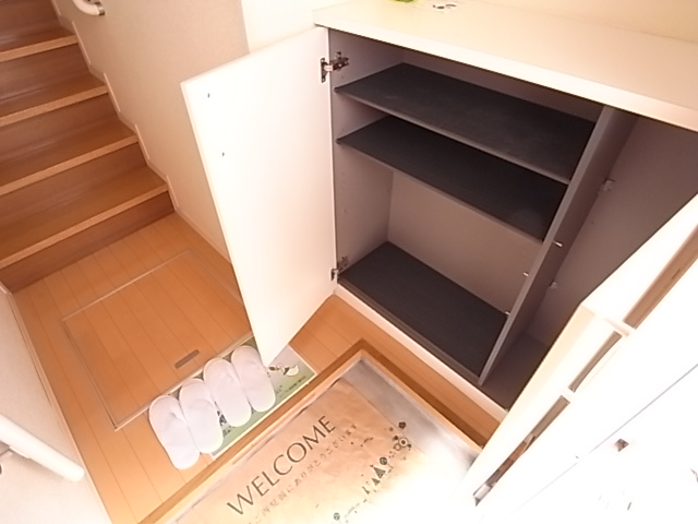 玄関　落ち着いた玄関です