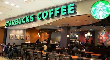 飲食店　スターバックスコーヒー青山外苑西通り店（飲食店）まで392m