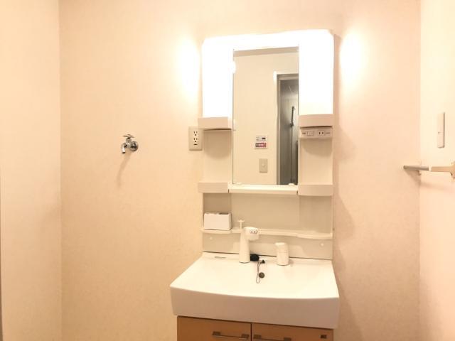 洗面設備　洗髪洗面化粧台