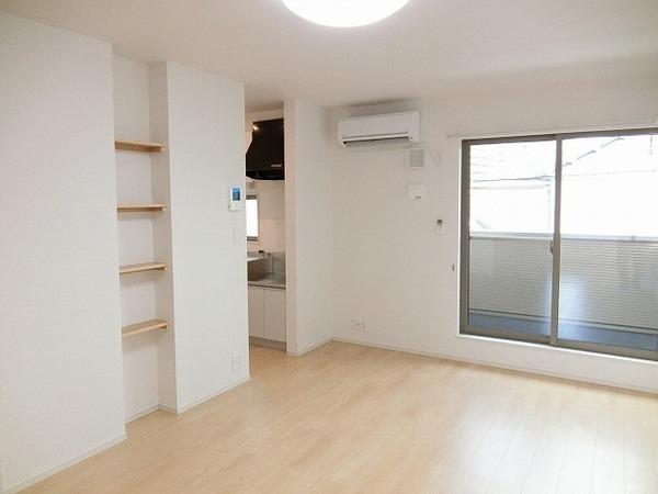 居室・リビング　広々リビングです！