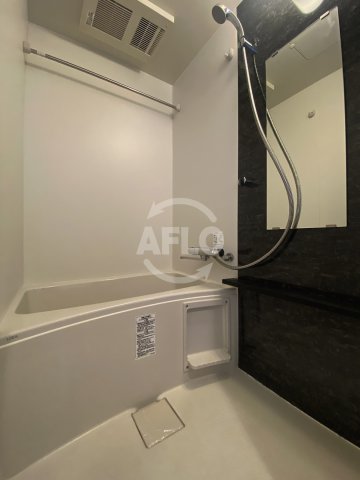 バス・シャワールーム　エスリード福島レジデンス　浴室