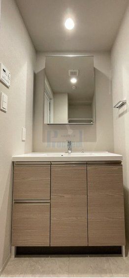 洗面設備　うれしい独立洗面台！